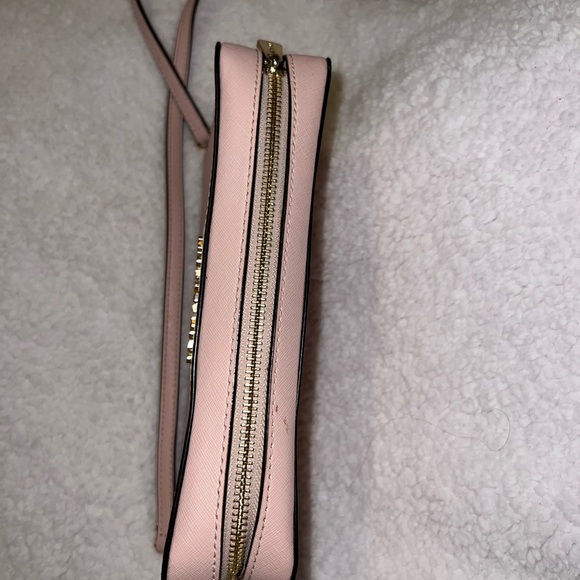 Michael Kors crossbody - Picture 3 of 6